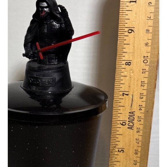 Star Wars The Rise Of Skywalker Collector Cup With Kylo Ren Topper & Lightsaber - Picture 10 of 10